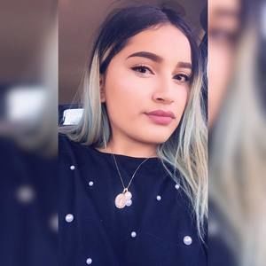 Meet your Posher, Crystal